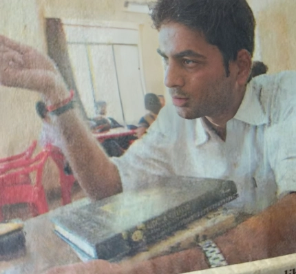 Saurabh Dwivedi Early Life